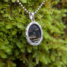 Ladda upp bild till gallerivisning, Nuummite in 925 silver bezel pendant #2