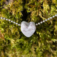 Ladda upp bild till gallerivisning, Pegmatite heart pendant