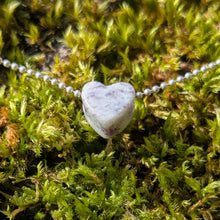 Ladda upp bild till gallerivisning, Pegmatite heart pendant