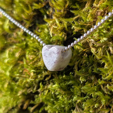 Ladda upp bild till gallerivisning, Pegmatite heart pendant