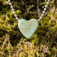 Ladda upp bild till gallerivisning, Chrysoprase heart pendant