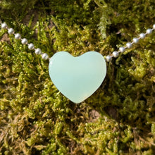 Ladda upp bild till gallerivisning, Chrysoprase heart pendant
