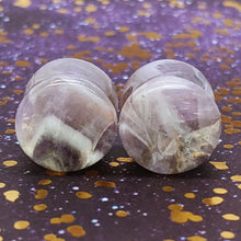 Charger l'image dans la galerie, 9/16" Chevron Amethyst plugs