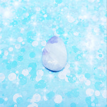 Charger l'image dans la galerie, Hackmanite teardrop cabochon