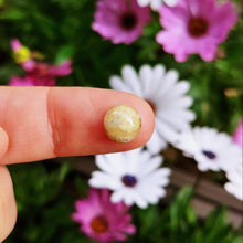 Charger l'image dans la galerie, Hackmanite cabochon 3