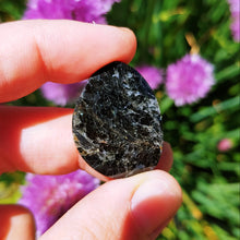 Charger l'image dans la galerie, Nuummite freeform cabochon