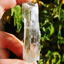 Ladda upp bild till gallerivisning, Hiddenite wand