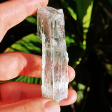 Ladda upp bild till gallerivisning, Hiddenite wand