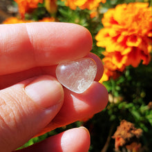 Charger l'image dans la galerie, Libyan Desert Glass heart cabochon