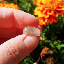 Charger l'image dans la galerie, Libyan Desert Glass heart cabochon