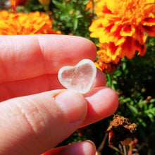 Charger l'image dans la galerie, Libyan Desert Glass heart cabochon
