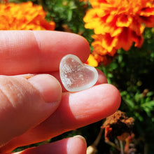 Charger l'image dans la galerie, Libyan Desert Glass heart cabochon