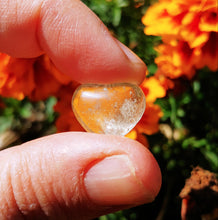 Charger l'image dans la galerie, Libyan Desert Glass heart cabochon