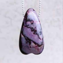 Charger l'image dans la galerie, Large Sugilite heart pendant