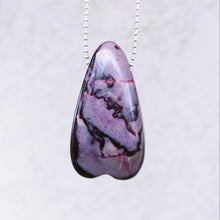 Charger l'image dans la galerie, Large Sugilite heart pendant