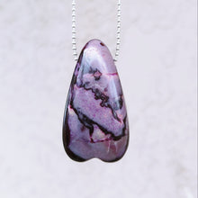 Charger l'image dans la galerie, Large Sugilite heart pendant