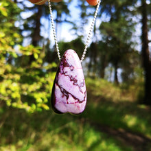 Charger l'image dans la galerie, Large Sugilite heart pendant