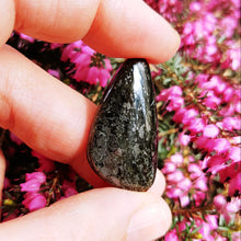 Charger l'image dans la galerie, Nuummite with Pyrrhotite cabochon