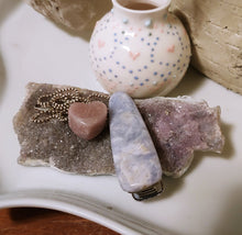 Load image into Gallery viewer, Amethyst 'dish'