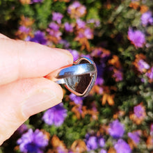 Load image into Gallery viewer, Nuummite heart ring in sterling silver size 7