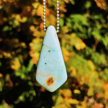 Charger l'image dans la galerie, Chrysoprase old stock pendant