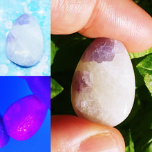 Charger l'image dans la galerie, Hackmanite teardrop cabochon