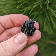 Load image into Gallery viewer, Nuummite self standing half raw half polished