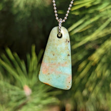 Charger l'image dans la galerie, Chrysoprase old stock pendant