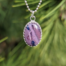 Lade das Bild in den Galerie-Viewer, Sugilite & Richterite in 925 silver pendant