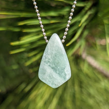 Charger l'image dans la galerie, Aquamarine free form pendant