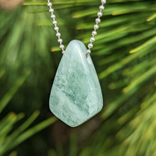 Charger l'image dans la galerie, Aquamarine free form pendant