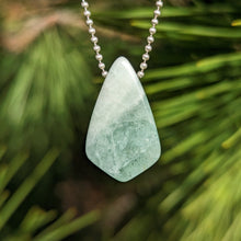 Charger l'image dans la galerie, Aquamarine free form pendant