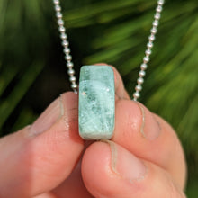 Charger l'image dans la galerie, Aquamarine free form pendant