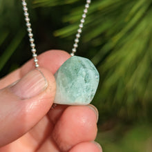 Charger l'image dans la galerie, Aquamarine free form pendant
