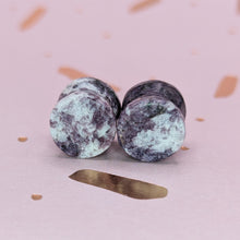 Charger l'image dans la galerie, 00g (9mm) Lepidolite plugs