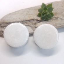 Charger l'image dans la galerie, 7/8" White druzy stone plugs