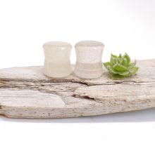 Charger l'image dans la galerie, 7/16" Rutilated Quartz plugs