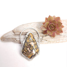 Charger l'image dans la galerie, Leopardskin Jasper soldered necklace