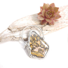Charger l'image dans la galerie, Leopardskin Jasper soldered necklace