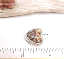 Charger l'image dans la galerie, Leopardskin Jasper heart necklace