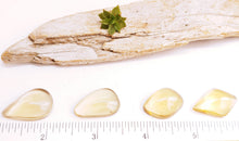 Charger l'image dans la galerie, Citrine cabochons (not heat treated)