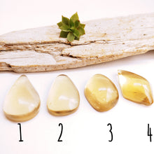 Charger l'image dans la galerie, Citrine cabochons (not heat treated)