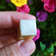 Indlæs billede til gallerivisning Banded Yellow Onyx tower