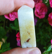 Indlæs billede til gallerivisning Banded Yellow Onyx tower