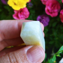 Indlæs billede til gallerivisning Banded Yellow Onyx tower