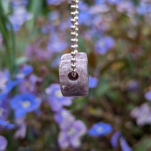Indlæs billede til gallerivisning Lepidolite heart pendant
