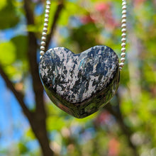 Lade das Bild in den Galerie-Viewer, Nuummite 17.7 gram heart pendant
