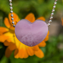 Ladda upp bild till gallerivisning, Kunzite heart pendant
