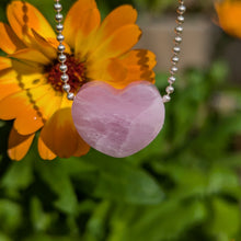 Indlæs billede til gallerivisning Kunzite heart pendant
