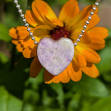 Indlæs billede til gallerivisning Barite heart pendant
